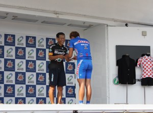 150419形本氏写真(表彰式4)